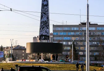 Красный проспект перекроют для ввода стелы «Город трудовой доблести»