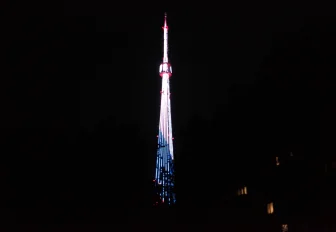 Подсветку с Поповым и конвертами включат на телебашне Новосибирска