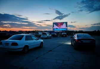 Автокинотеатр в аэропорту Северный дорабатывает последние дни