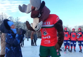 7300 квадратов льда: самый большой каток заработал в Новосибирске