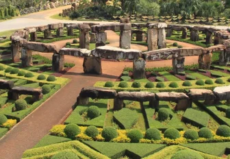 Похождения новосибирцев за границей: первые в Паттайе и Пражская весна