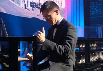 Редкий инструмент из 51 колокола прозвучал в концертном зале «Евразия»