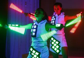 Афиша выходных: голос Гагарина, «Иван Кайф» и шоу молний