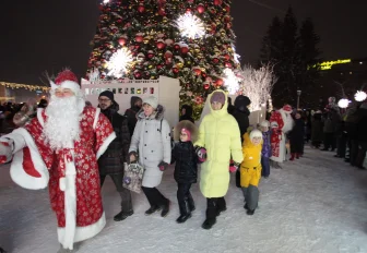 140 охранников будут дежурить на площади Ленина в новогоднюю ночь