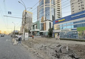 У метро «Октябрьская» стартовал ремонт 300-метрового тротуара