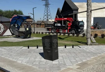 В новосибирском арт-парке появился памятник Сергею Бодрову