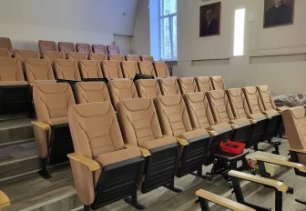 Мэр Кудрявцев оценил обновлённый концертный зал в ДМШ имени Зацепина