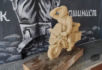 Миниатюрный бронзовый памятник байкеру появится в Новосибирске