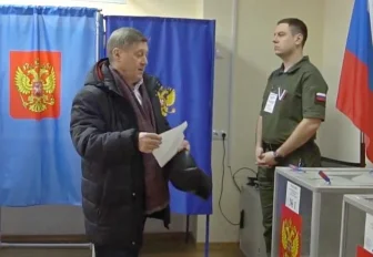 Экс-мэр Новосибирска Анатолий Локоть проголосовал на выборах президента