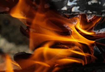 Шесть пожаров вспыхнуло в Новосибирске за сутки