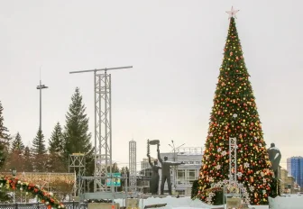 Код города: 20-метровая ёлка, интенсив для родителей и квиддич