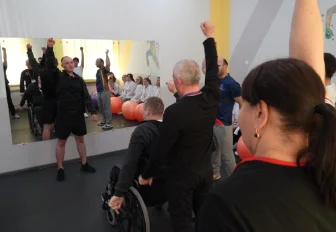 Ветеран СВО провёл зарядку для студентов новосибирского медколледжа