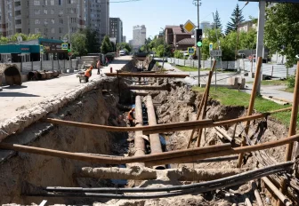 Почти 300 метров труб заменят к осени на Семьи Шамшиных в Новосибирске