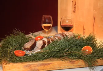 Украсить новогодний стол в русском стиле советует эксперт из Новосибирска