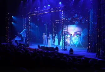 Мюзикл с реальными историями новосибирских женщин показали на 8 Марта