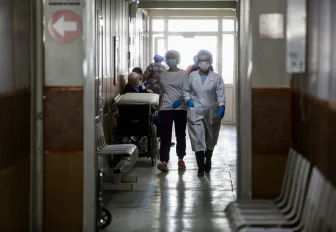11 пострадавших в ДТП с автобусом под Новосибирском остаются в больницах