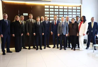 С дипломатами из шести стран встретился мэр Кудрявцев