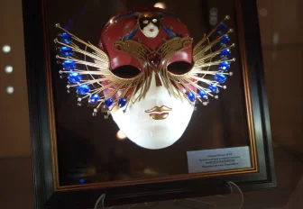 Примерить «Золотую маску» предлагает новосибирцам краеведческий музей