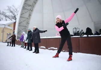Новосибирцы закроют зимний сезон гимнастики в Центральном парке