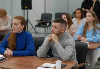 Как совместить отпуск с праздниками: разбираемся с юристом