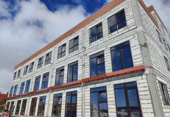 «Средиземноморскую» гостиницу строят у яхт-клуба под Новосибирском