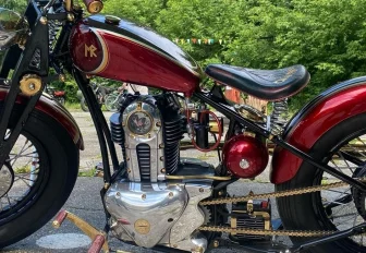 Самый крутой мотоцикл России показывают на фестивале в Новосибирске