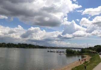 Шесть признаков, что купаться не стоит