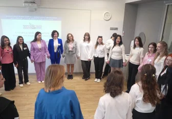 250 молодых педагогов собрались на форуме в «умной» школе Новосибирска