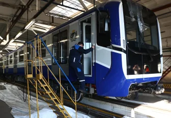 Мэр Кудрявцев рассказал, когда новый поезд начнёт возить пассажиров метро