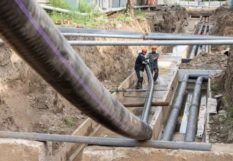 Внутриквартальную теплосеть длиной 1390 метров меняют на Троллейной