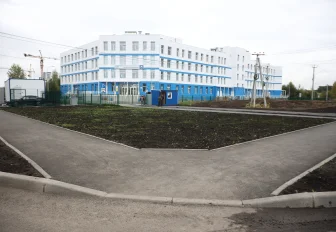 Дорогу и тротуары сделали у новой поликлиники №13 в Новосибирске