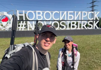 Пара из Москвы пешком дошла до Новосибирска за 151 день