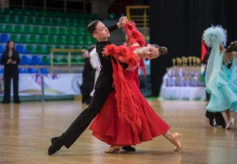 Мэр Кудрявцев пожелал удачи участникам масштабных соревнований по танцам