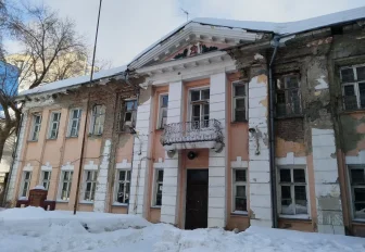 С молотка хотят продать бывшее здание военкомата в центре Новосибирска