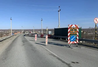 На путепроводе под Новосибирском ограничили проезд из-за ремонта