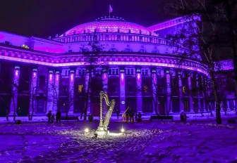 Новосибирский оперный театр отменил концерт Анны Нетребко