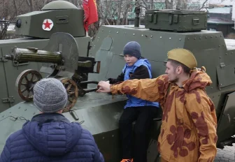 Пламя эстафеты патриотизма поколений передали Посту №1