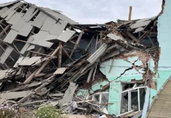 Событие по-настоящему страшное — губернатор об обрушении школы в Татарске