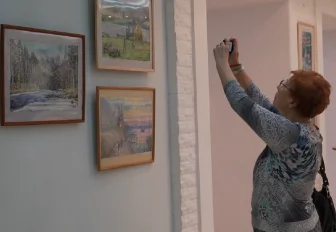 Безграничную акварель родных пейзажей показал художник из Новосибирска