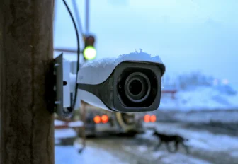 Мэр Кудрявцев предложил повесить видеокамеры на нелегальных снегоотвалах