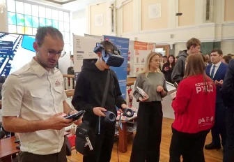 Ярмарка знаний: новосибирские вузы открыли двери для абитуриентов