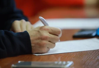 Сдать конспекты на макулатуру призвали новосибирских студентов