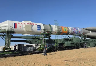 Ракету с космическим кораблём для Анны Кикиной доставили на старт