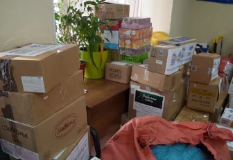 Пять тонн гумпомощи для СВО собрали депутаты вместе с жителями Кировки