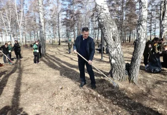 Мэр Максим Кудрявцев принял участие в общегородском субботнике