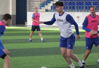 ФК «Новосибирск» провёл первую тренировку на новом газоне центра «Заря»