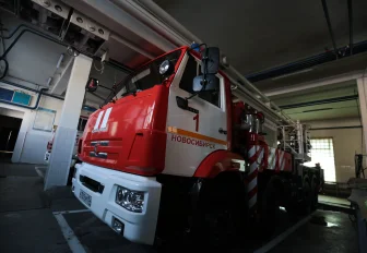 Восемь детей спасли из пожара на улице Кропоткина в Новосибирске