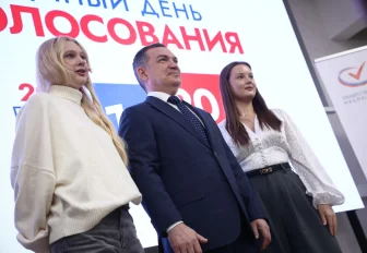 Мэр Кудрявцев посетил центр видеонаблюдения за выборами в Новосибирске