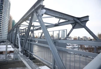 Пешеходный мост через Транссиб открыт: мэр Кудрявцев оценил конструкцию