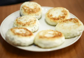 До тонны сырников в смену: фоторепортаж с производства в Новосибирске